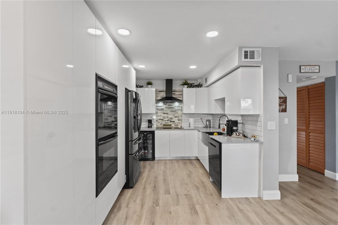 For Rent: $3,500 (3 beds, 2 baths, 1630 Square Feet)