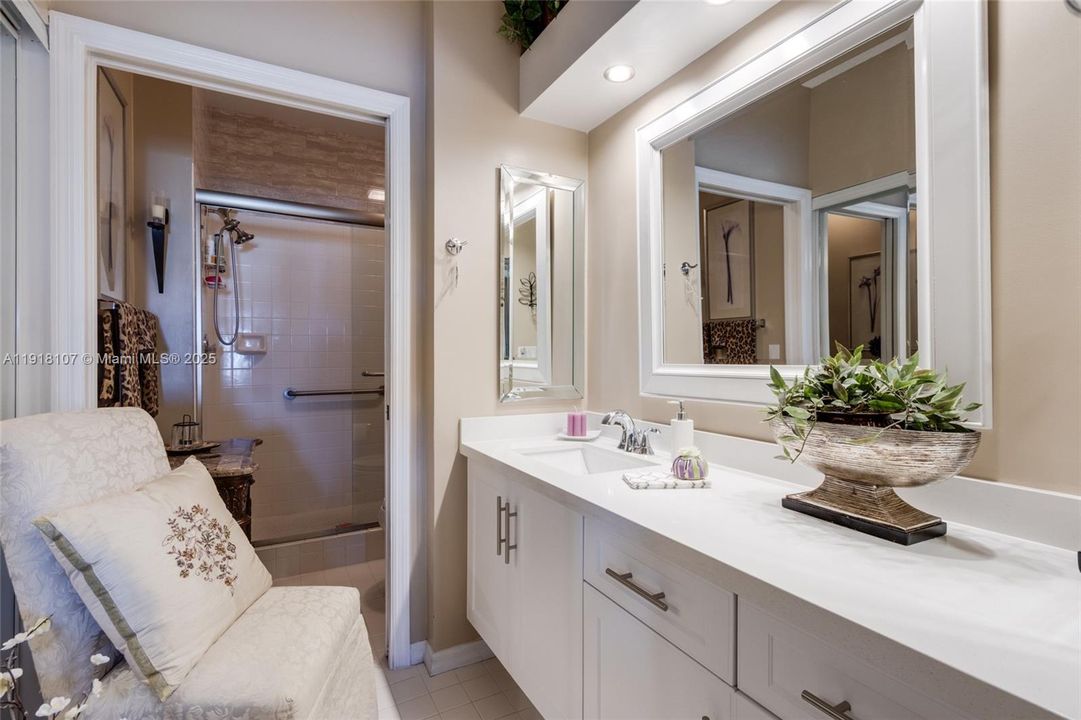 En Venta: $242,500 (2 camas, 2 baños, 1215 Pies cuadrados)