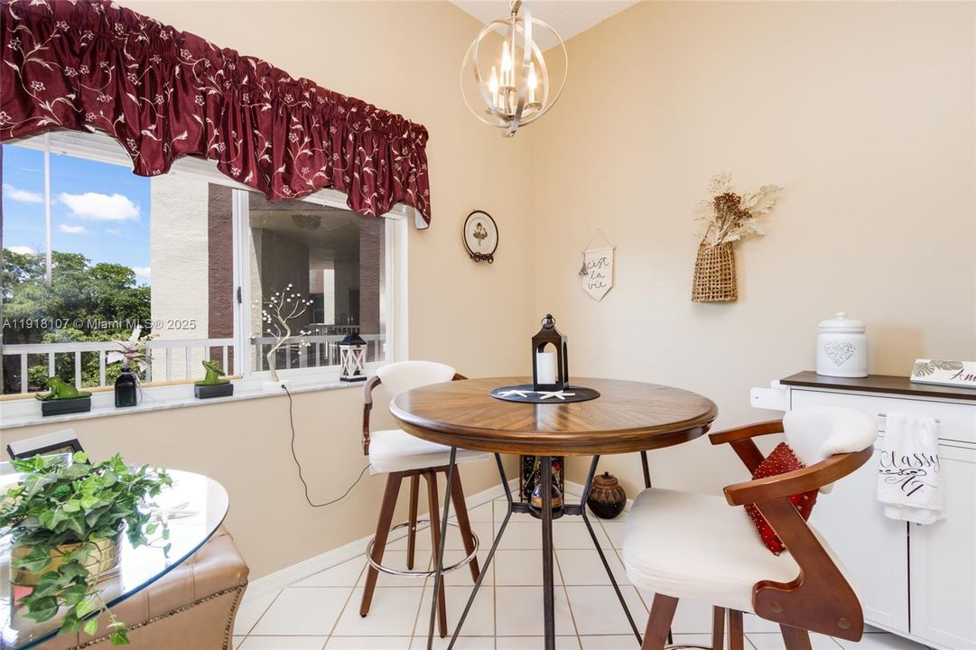 En Venta: $242,500 (2 camas, 2 baños, 1215 Pies cuadrados)