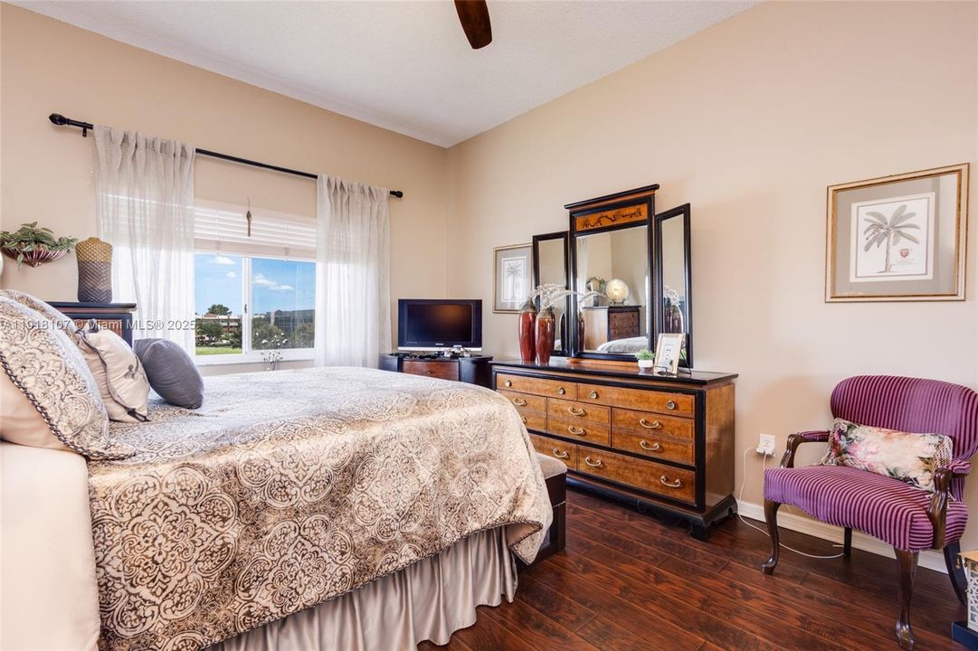 En Venta: $242,500 (2 camas, 2 baños, 1215 Pies cuadrados)