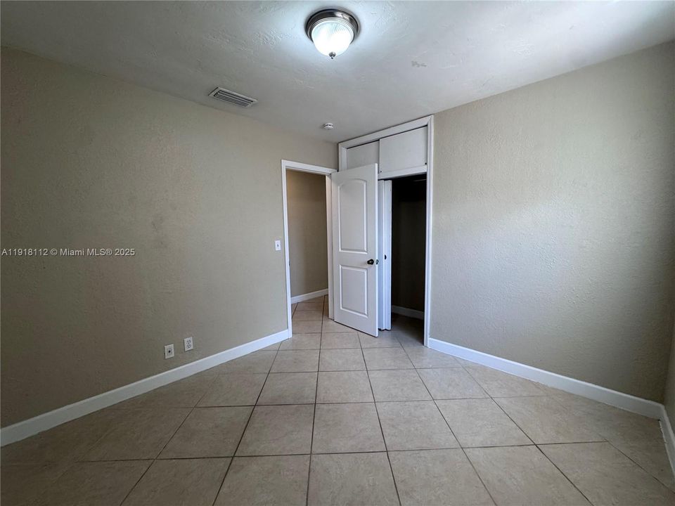 合同活跃: $479,900 (3 贝兹, 2 浴室, 1278 平方英尺)