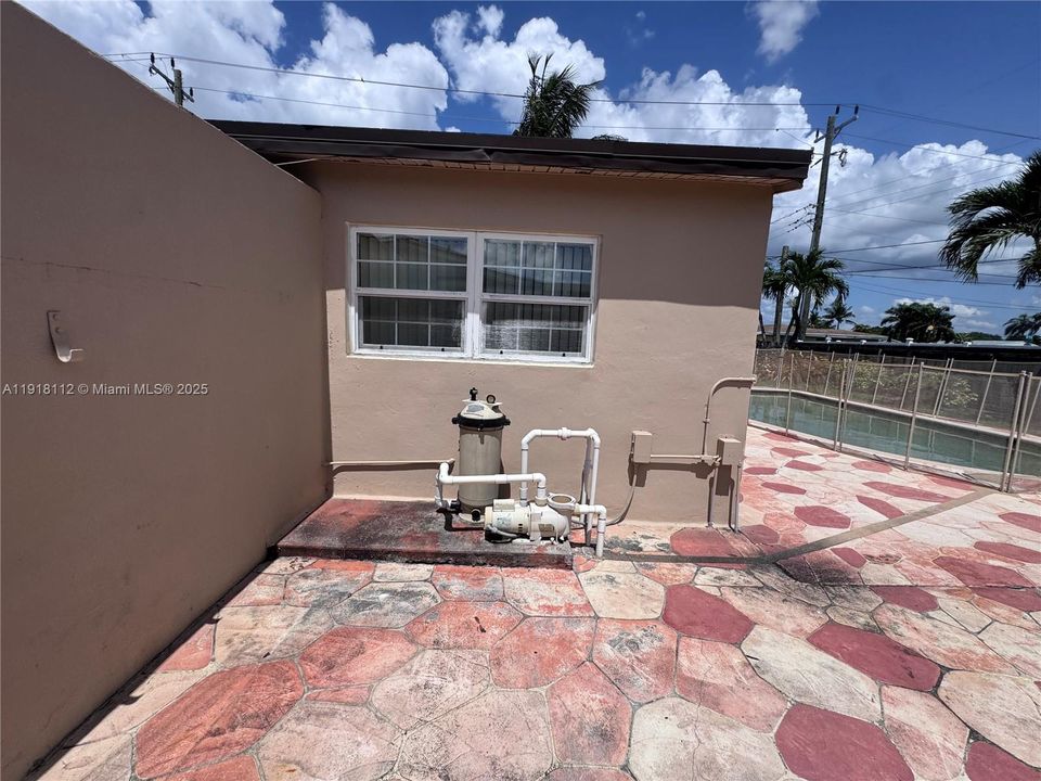 合同活跃: $479,900 (3 贝兹, 2 浴室, 1278 平方英尺)