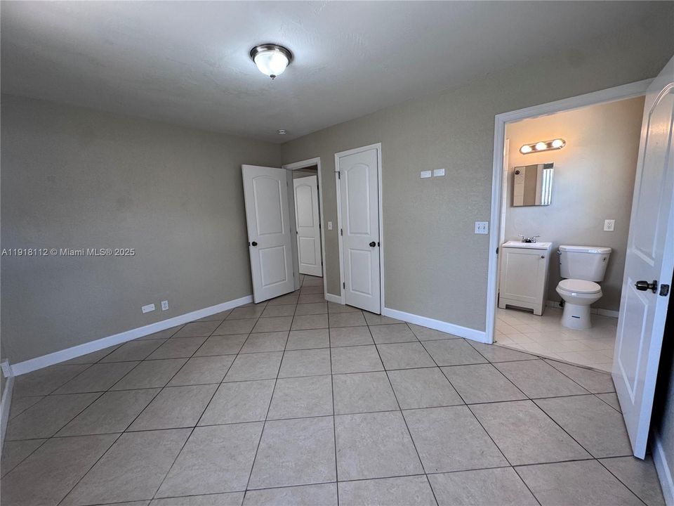 合同活跃: $479,900 (3 贝兹, 2 浴室, 1278 平方英尺)