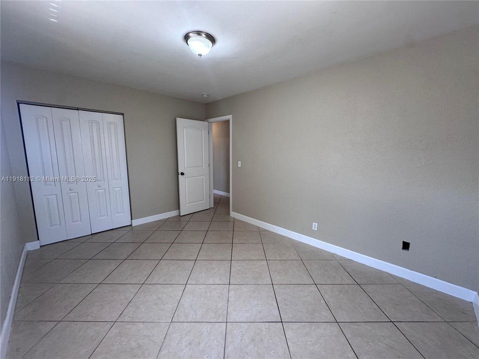 合同活跃: $479,900 (3 贝兹, 2 浴室, 1278 平方英尺)