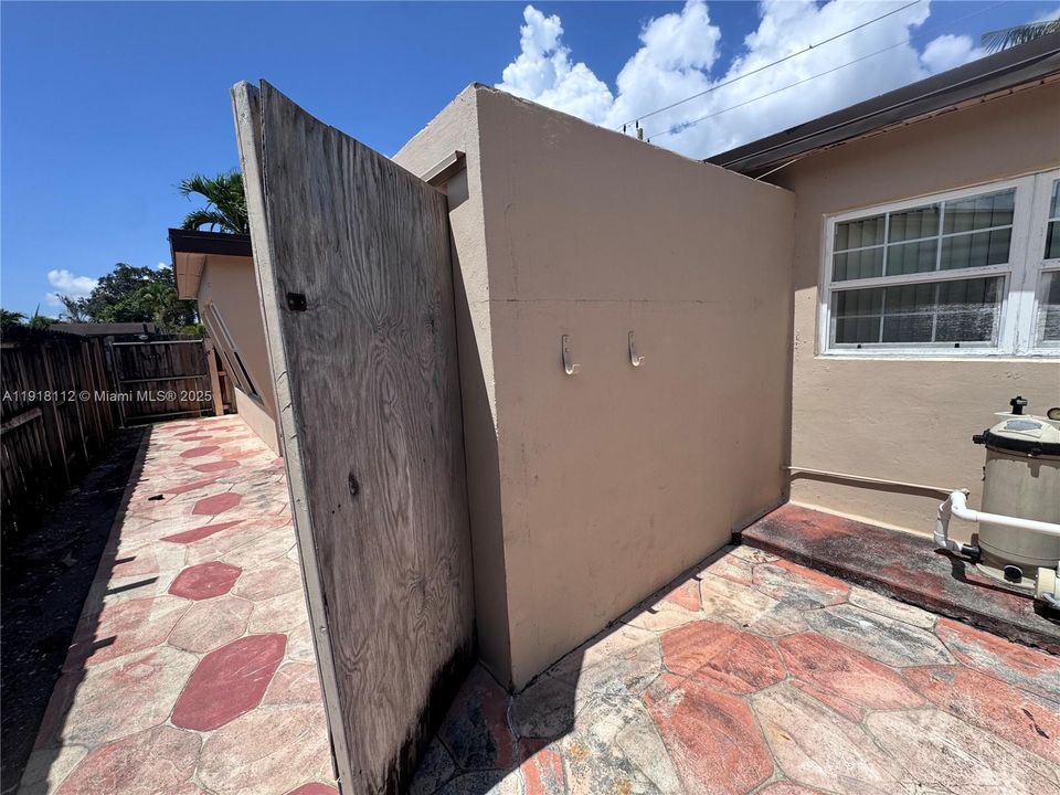 合同活跃: $479,900 (3 贝兹, 2 浴室, 1278 平方英尺)