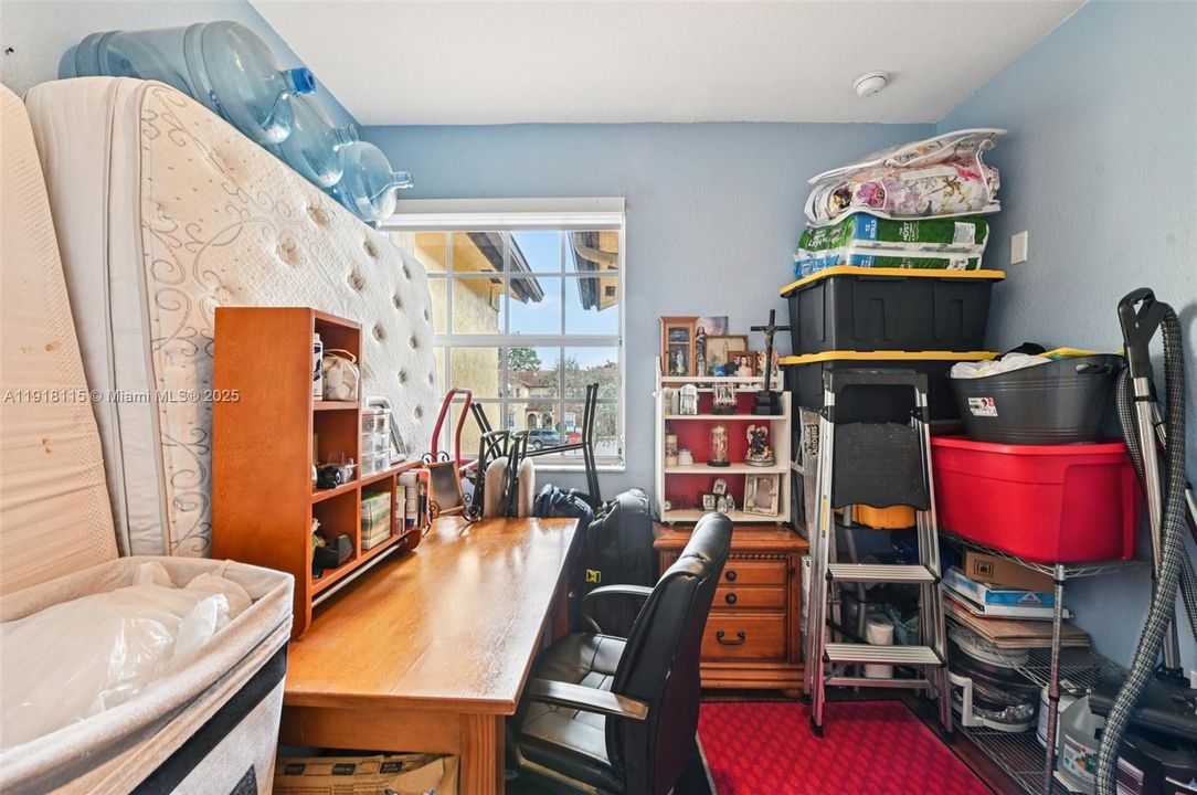 For Sale: $299,999 (3 beds, 2 baths, 1169 Square Feet)