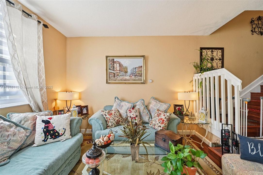 For Sale: $299,999 (3 beds, 2 baths, 1169 Square Feet)