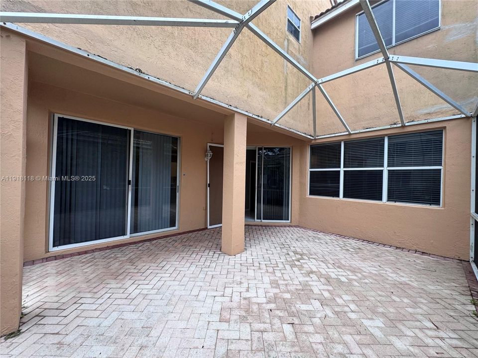 Под контрактом: $625,000 (4 спален, 2 ванн, 2133 Квадратных фут)