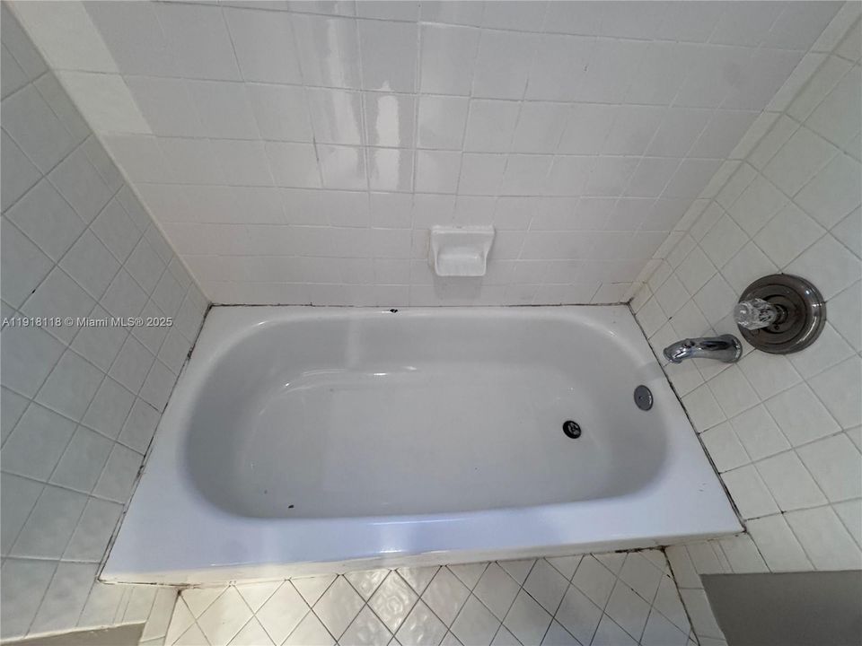 Под контрактом: $625,000 (4 спален, 2 ванн, 2133 Квадратных фут)