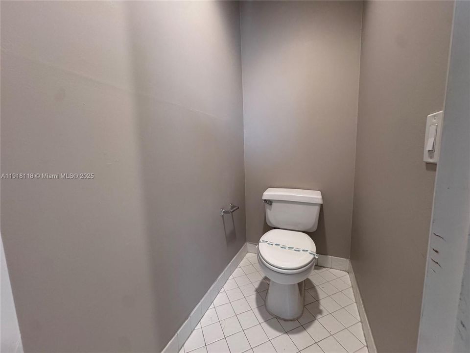 Под контрактом: $625,000 (4 спален, 2 ванн, 2133 Квадратных фут)