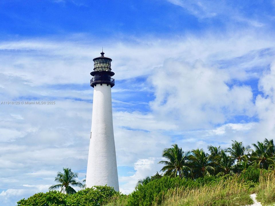 For Rent: $4,850 (2 beds, 2 baths, 1231 Square Feet)