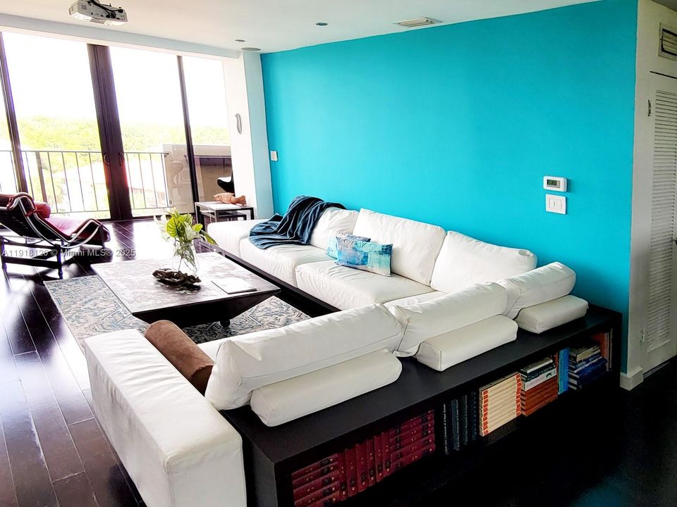 For Rent: $4,850 (2 beds, 2 baths, 1231 Square Feet)