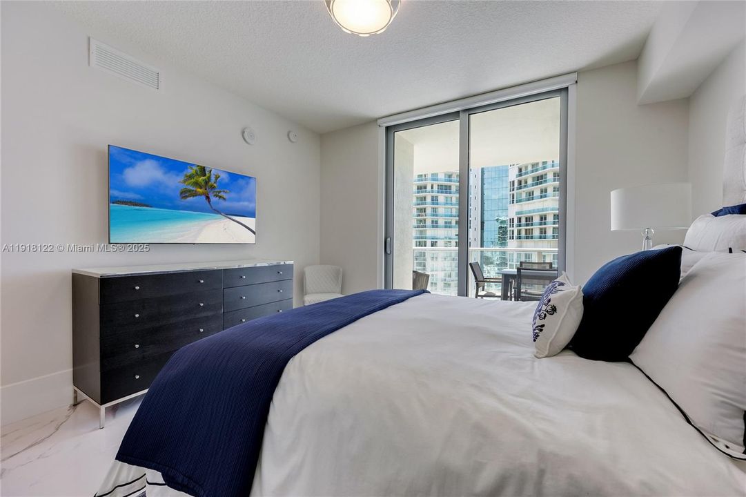 For Rent: $7,100 (2 beds, 3 baths, 1541 Square Feet)