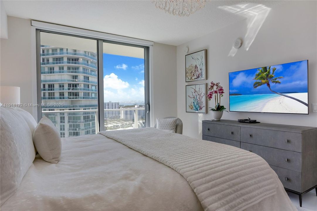 For Rent: $7,100 (2 beds, 3 baths, 1541 Square Feet)