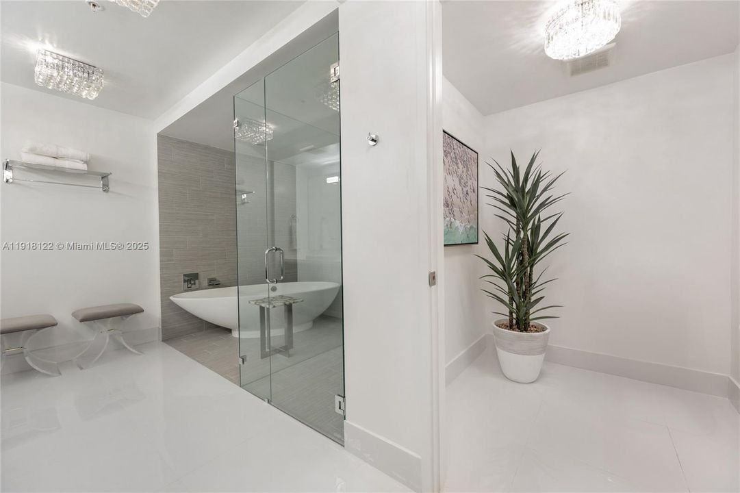 For Rent: $7,100 (2 beds, 3 baths, 1541 Square Feet)