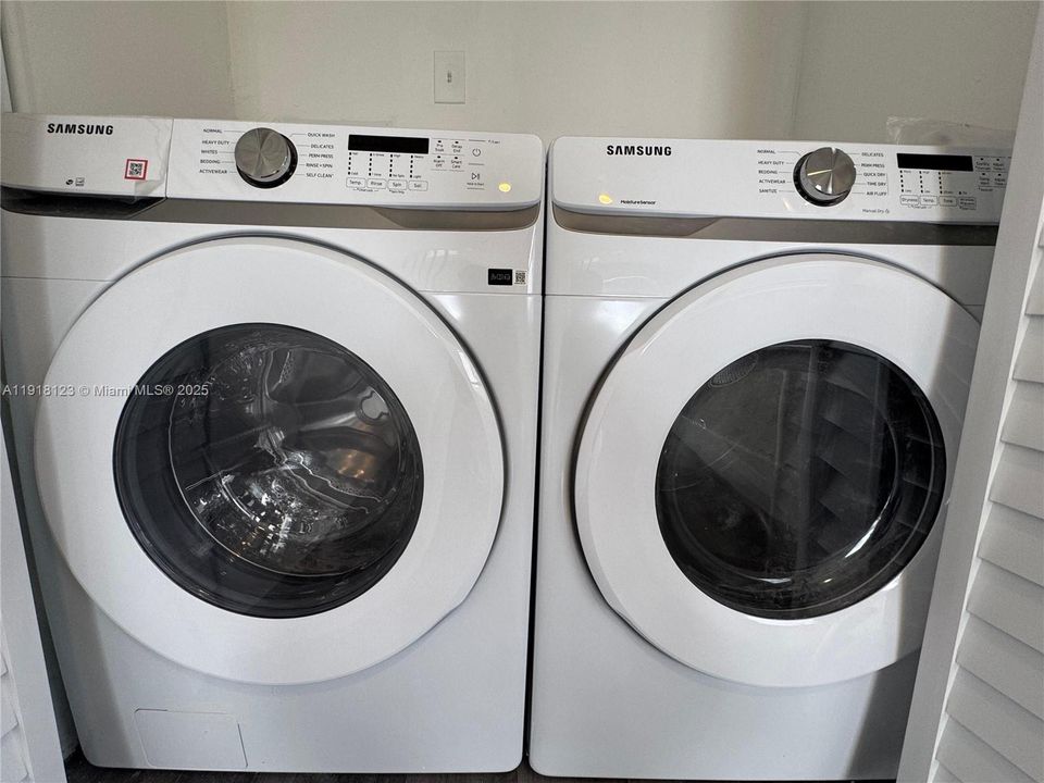 En Renta: $4,700 (4 camas, 2 baños, 1908 Pies cuadrados)