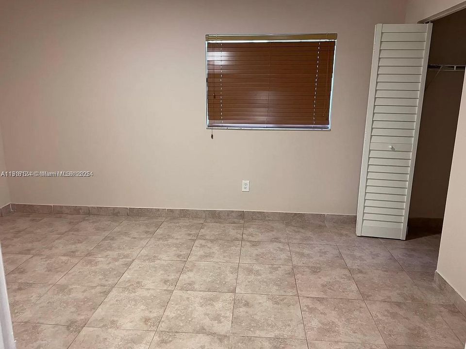 For Sale: $235,000 (2 beds, 1 baths, 749 Square Feet)