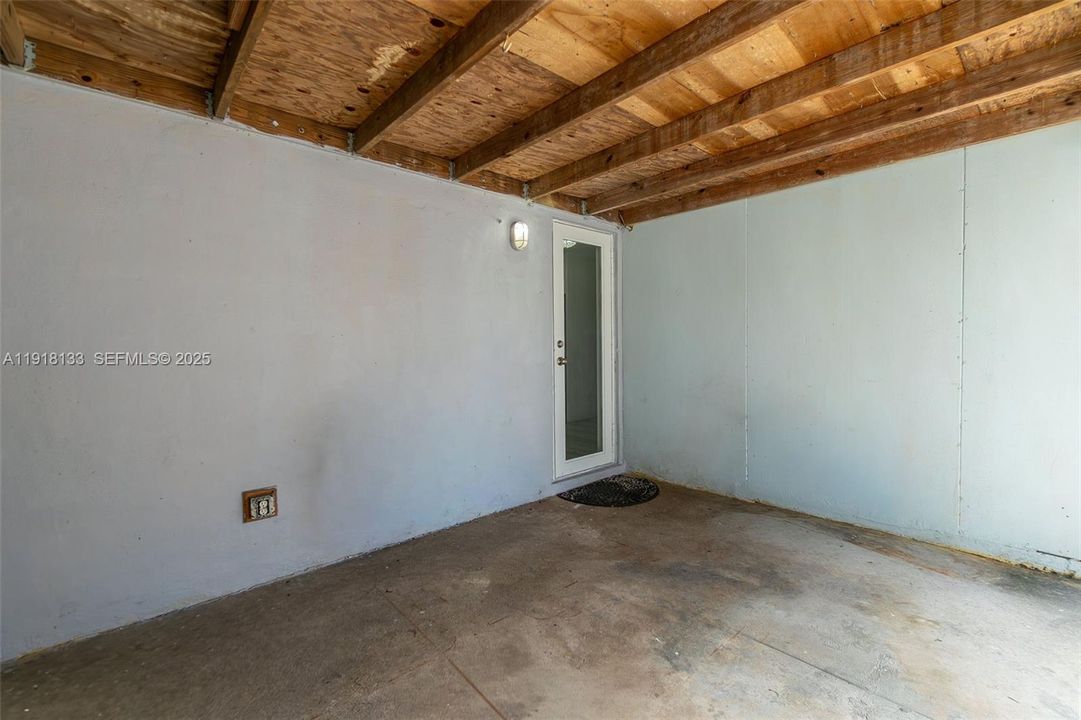 For Sale: $499,500 (3 beds, 2 baths, 1277 Square Feet)