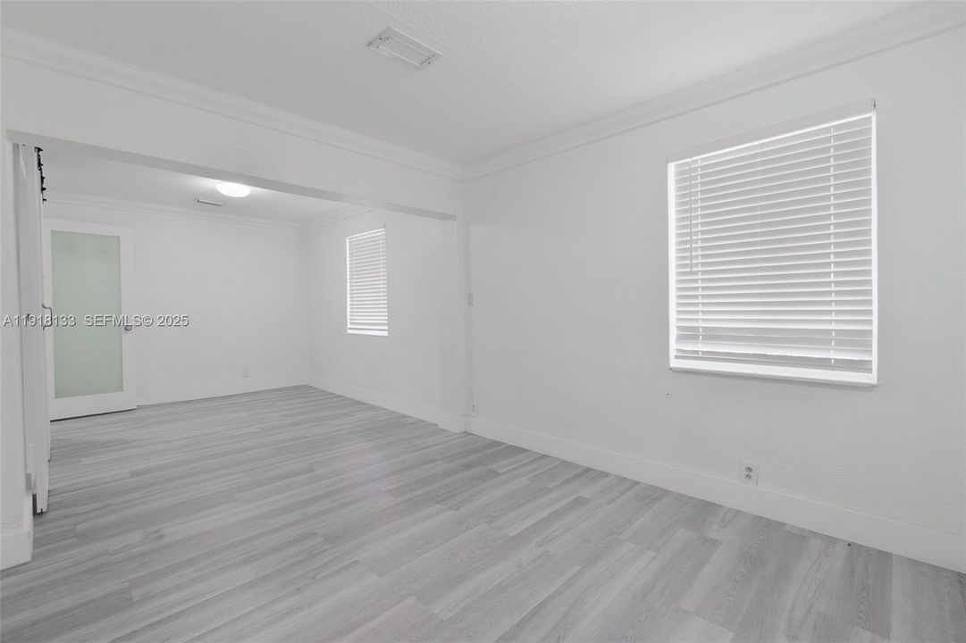 For Sale: $499,500 (3 beds, 2 baths, 1277 Square Feet)