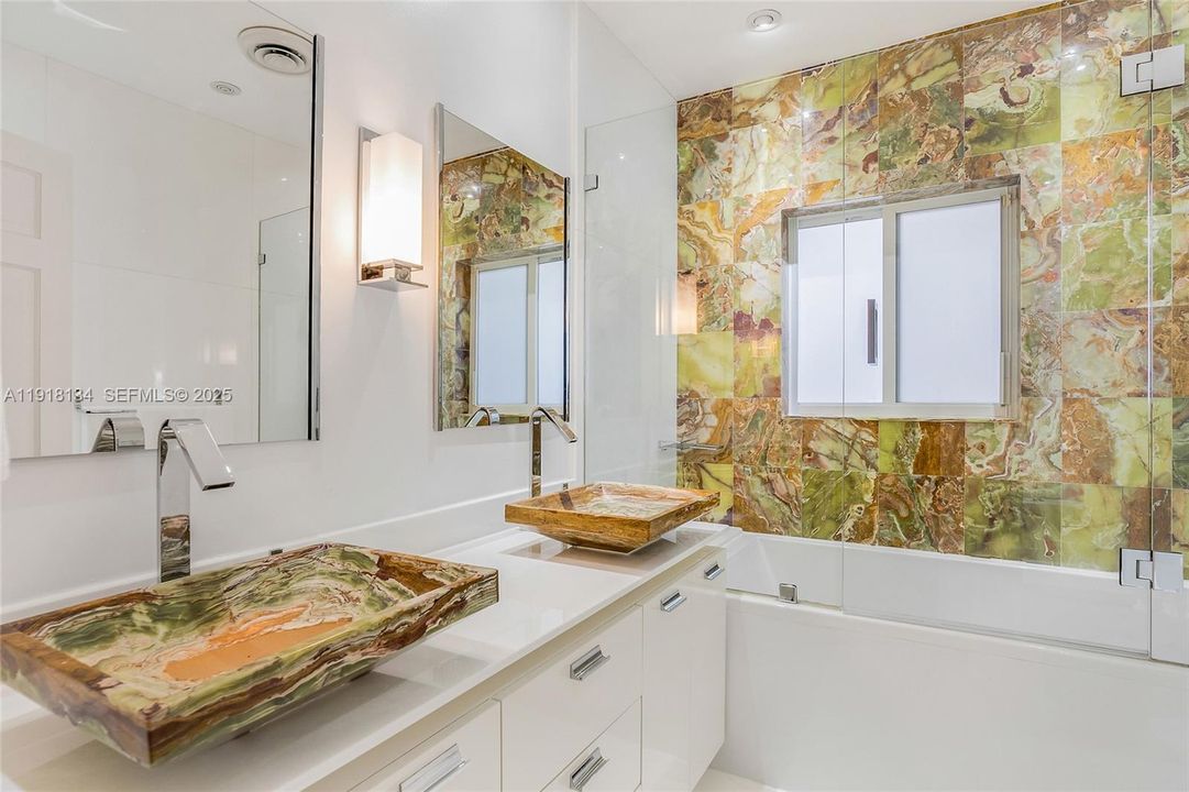 For Sale: $3,270,000 (4 beds, 3 baths, 2772 Square Feet)