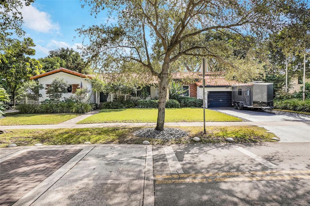 For Sale: $3,270,000 (4 beds, 3 baths, 2772 Square Feet)