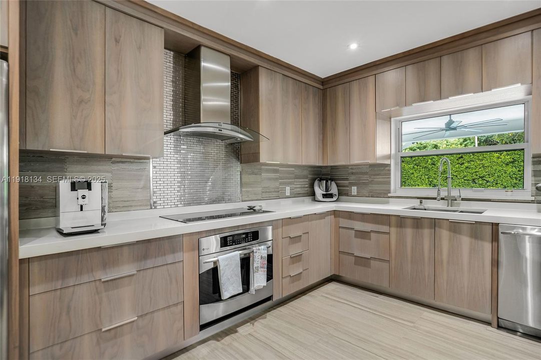 For Sale: $3,270,000 (4 beds, 3 baths, 2772 Square Feet)