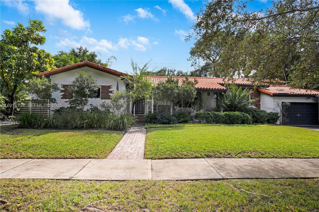 For Sale: $3,270,000 (4 beds, 3 baths, 2772 Square Feet)