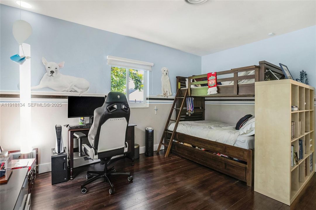 For Sale: $3,270,000 (4 beds, 3 baths, 2772 Square Feet)