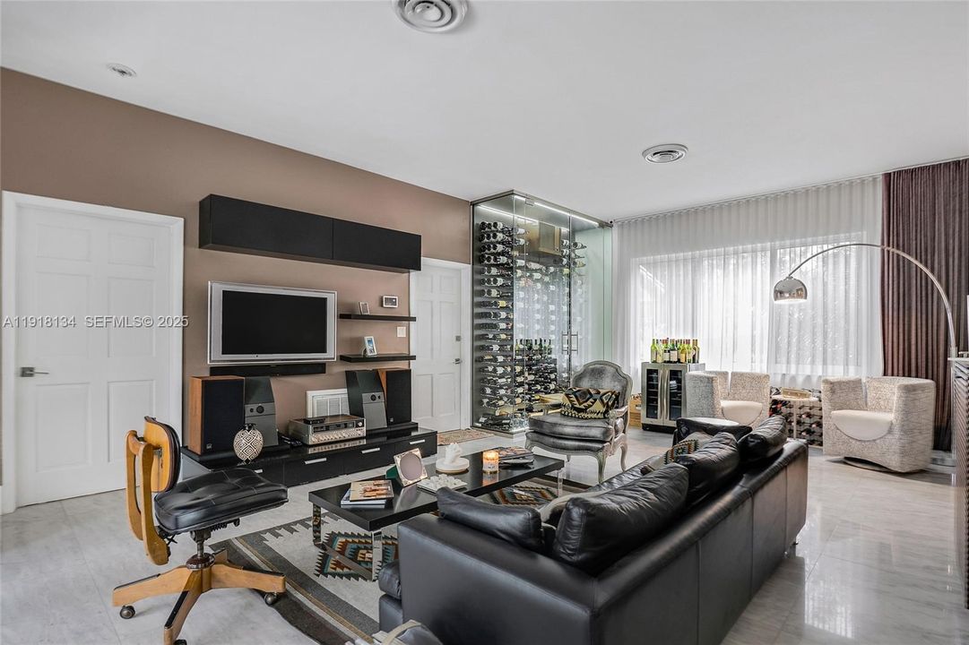 For Sale: $3,270,000 (4 beds, 3 baths, 2772 Square Feet)