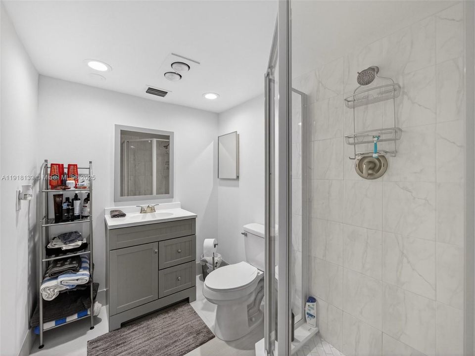 待售: $279,900 (2 贝兹, 2 浴室, 1010 平方英尺)