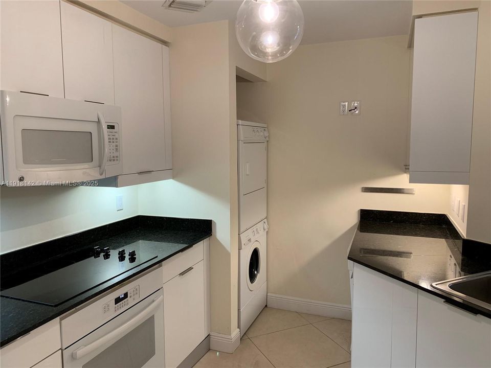 For Rent: $7,450 (2 beds, 2 baths, 1310 Square Feet)