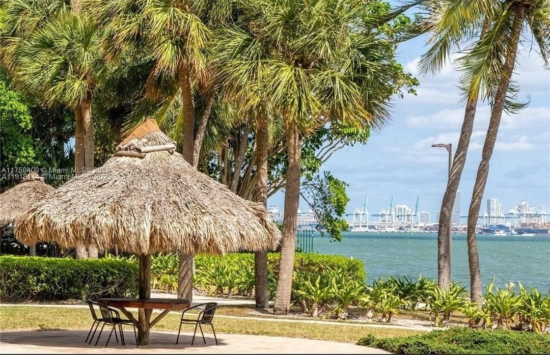 For Sale: $675,000 (2 beds, 1 baths, 1344 Square Feet)