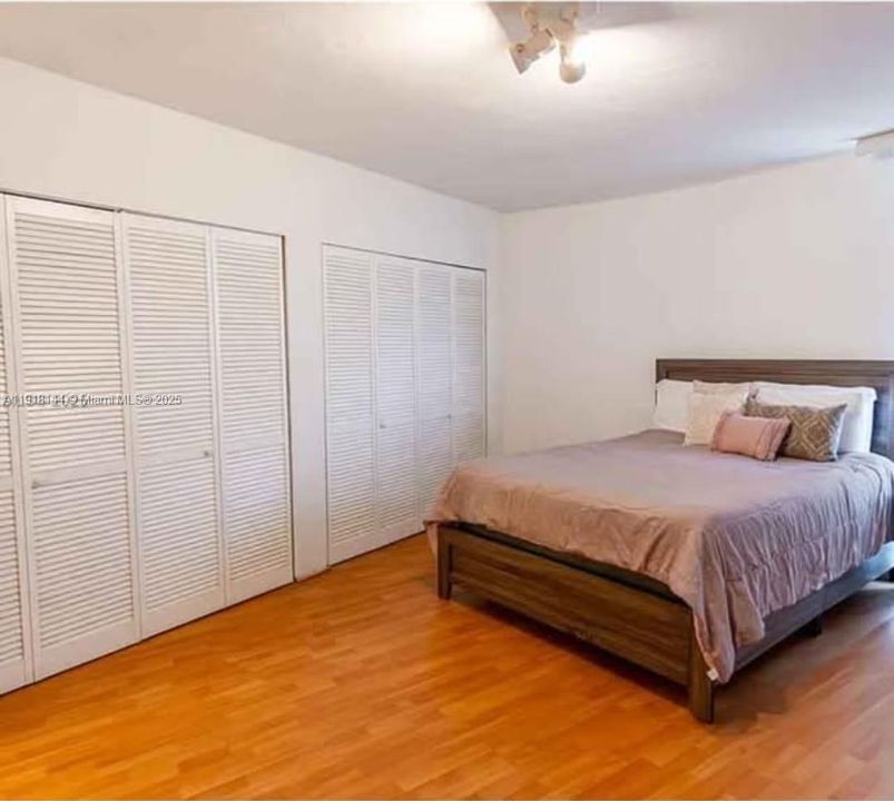 For Sale: $675,000 (2 beds, 1 baths, 1344 Square Feet)