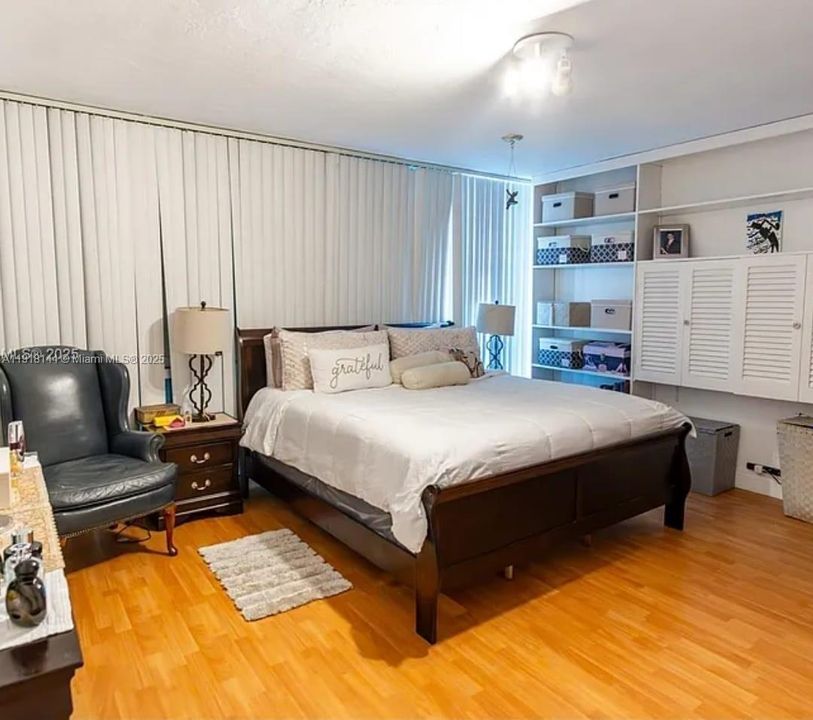 For Sale: $675,000 (2 beds, 1 baths, 1344 Square Feet)