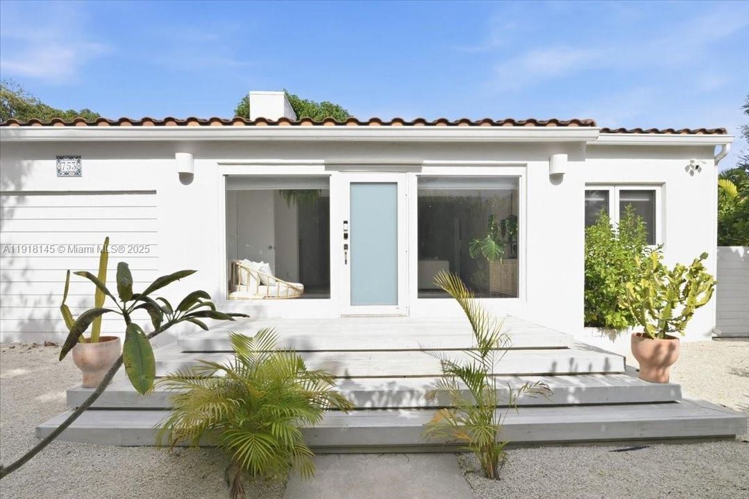 出租: $6,500 (3 贝兹, 2 浴室, 1558 平方英尺)