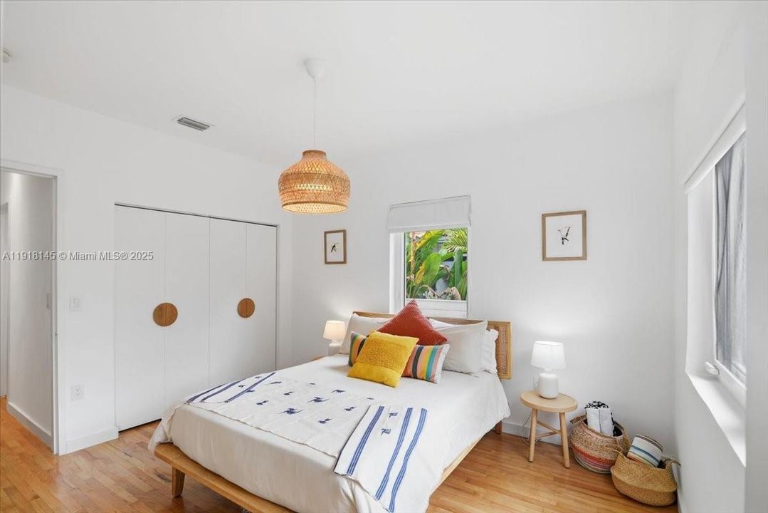 出租: $6,500 (3 贝兹, 2 浴室, 1558 平方英尺)