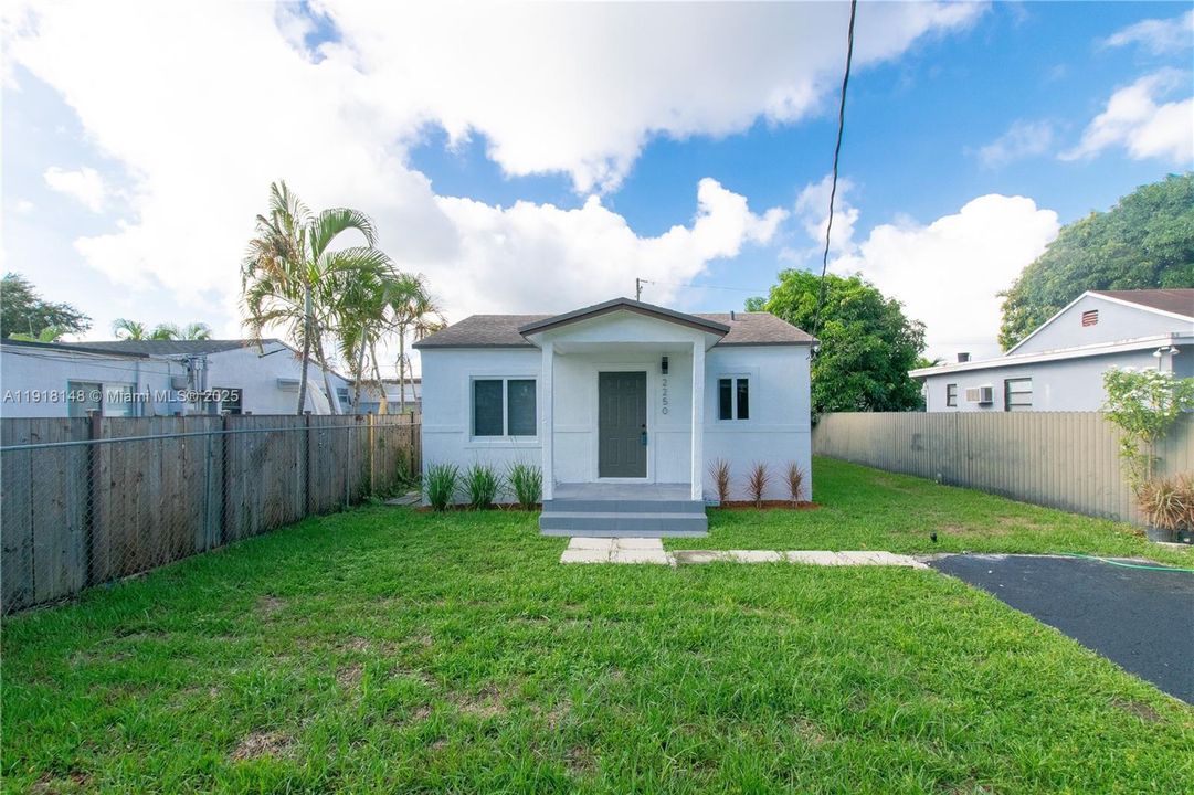 For Sale: $419,900 (3 beds, 2 baths, 576 Square Feet)
