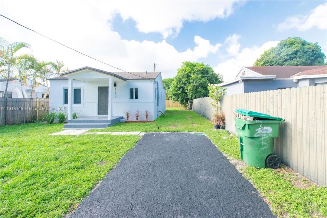 For Sale: $419,900 (3 beds, 2 baths, 576 Square Feet)