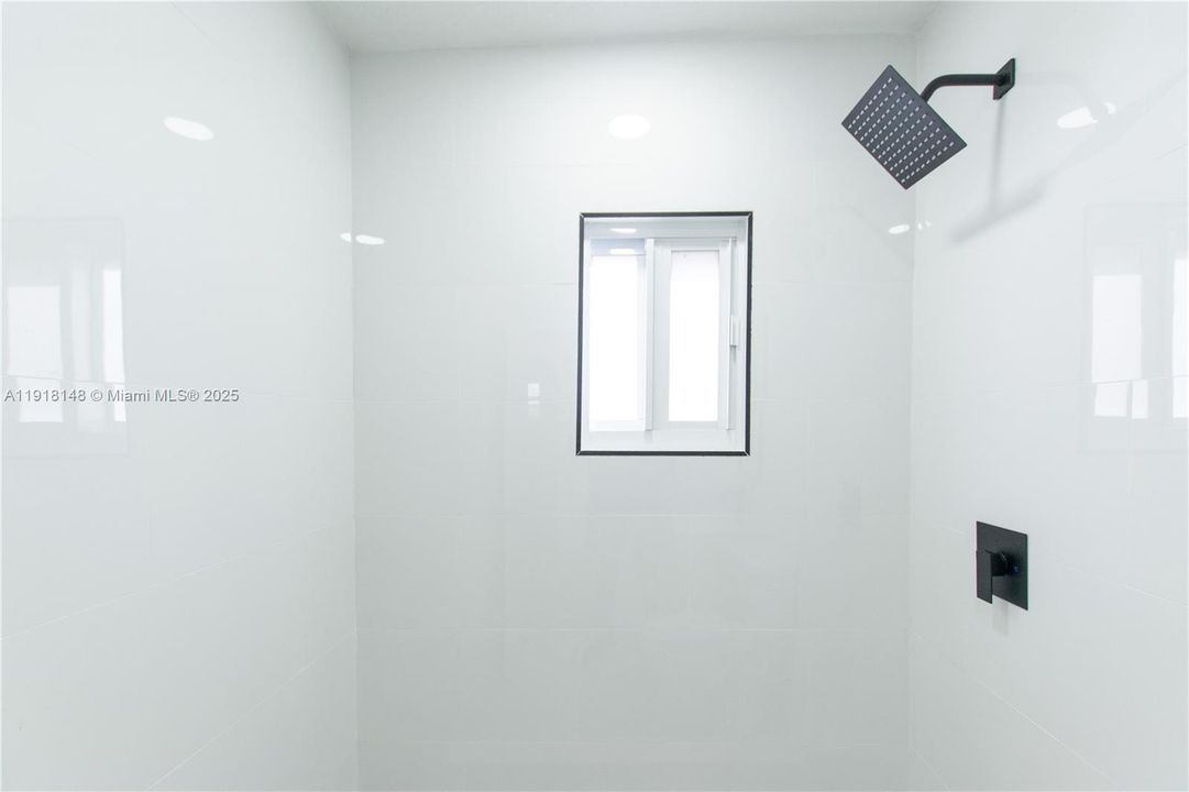 For Sale: $419,900 (3 beds, 2 baths, 576 Square Feet)