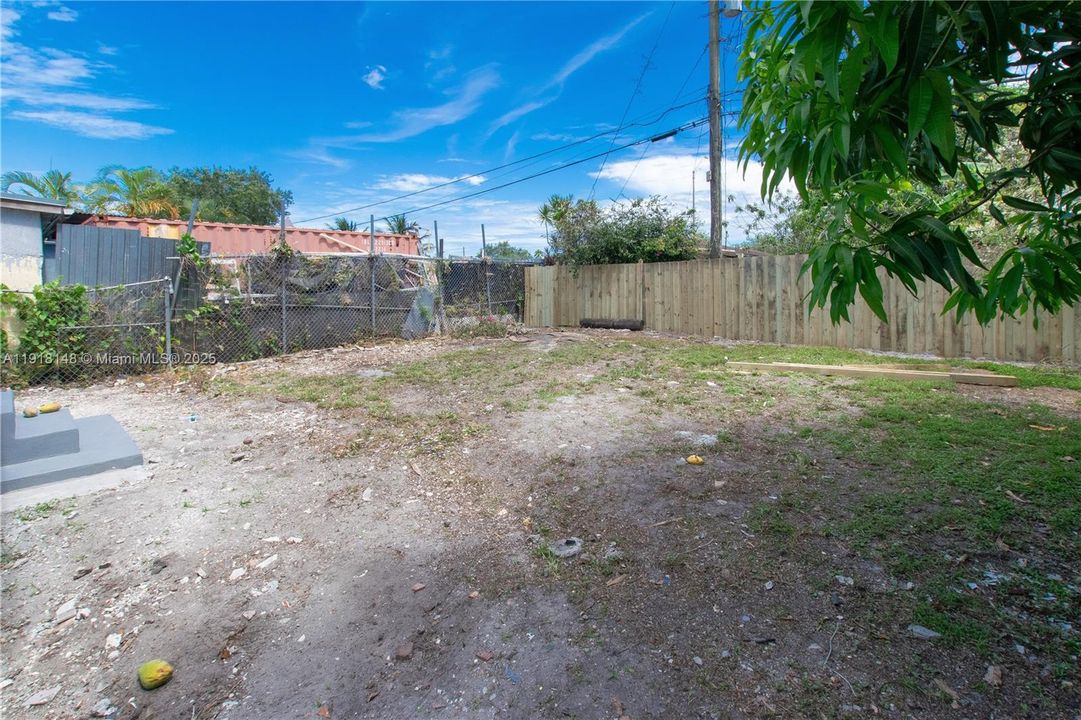 For Sale: $419,900 (3 beds, 2 baths, 576 Square Feet)