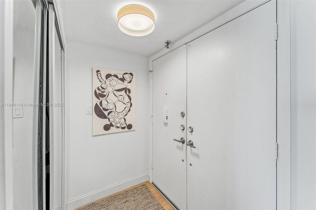 待售: $575,000 (2 贝兹, 2 浴室, 1400 平方英尺)