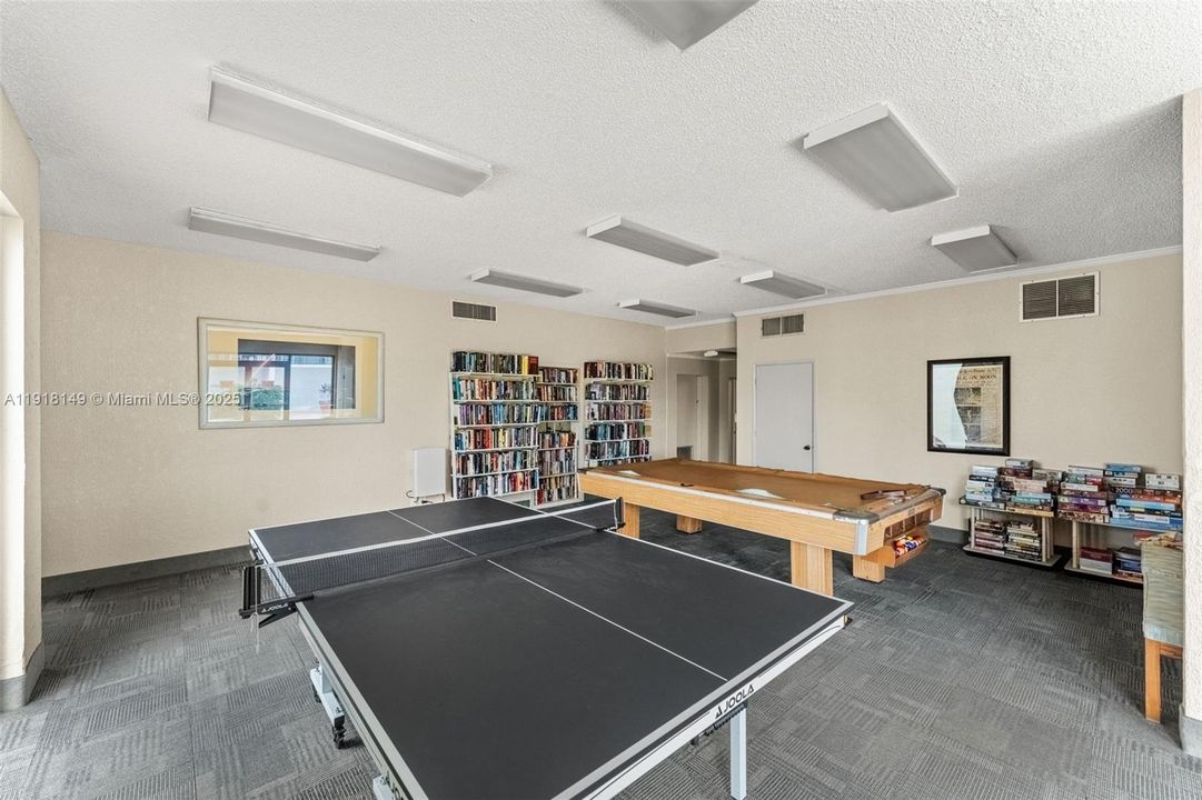 待售: $575,000 (2 贝兹, 2 浴室, 1400 平方英尺)