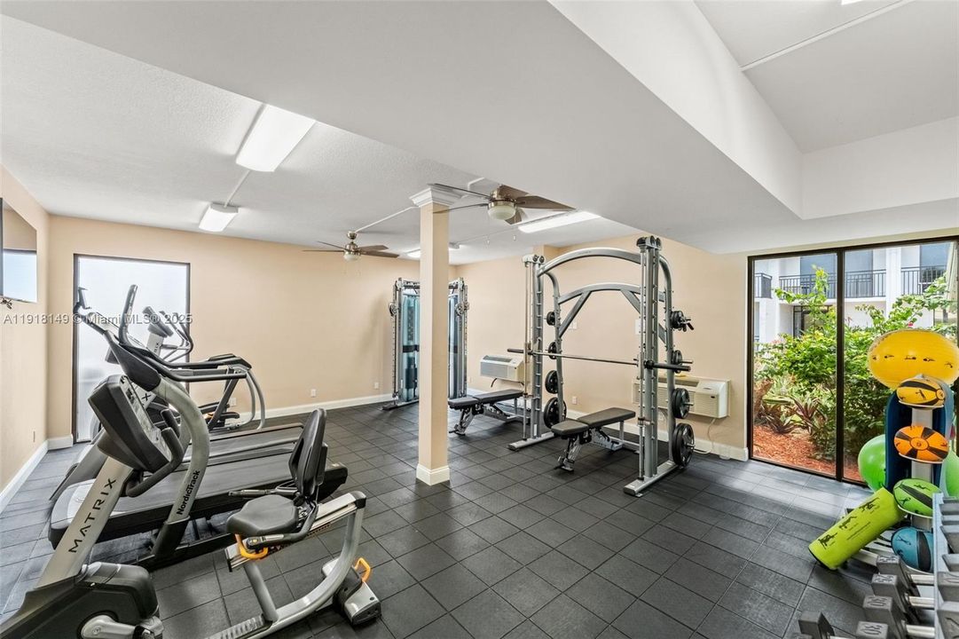 待售: $575,000 (2 贝兹, 2 浴室, 1400 平方英尺)