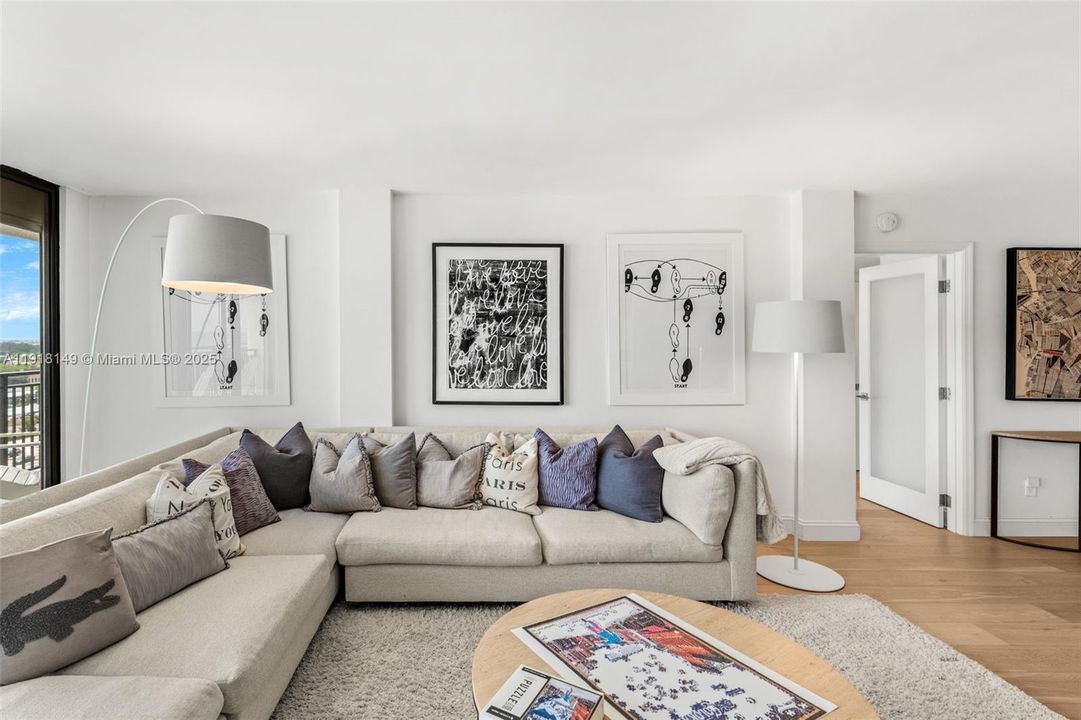 待售: $575,000 (2 贝兹, 2 浴室, 1400 平方英尺)