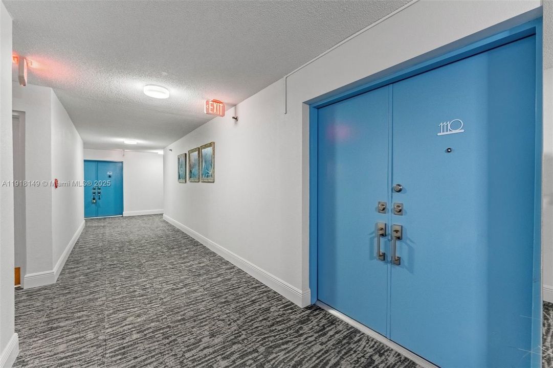 待售: $575,000 (2 贝兹, 2 浴室, 1400 平方英尺)