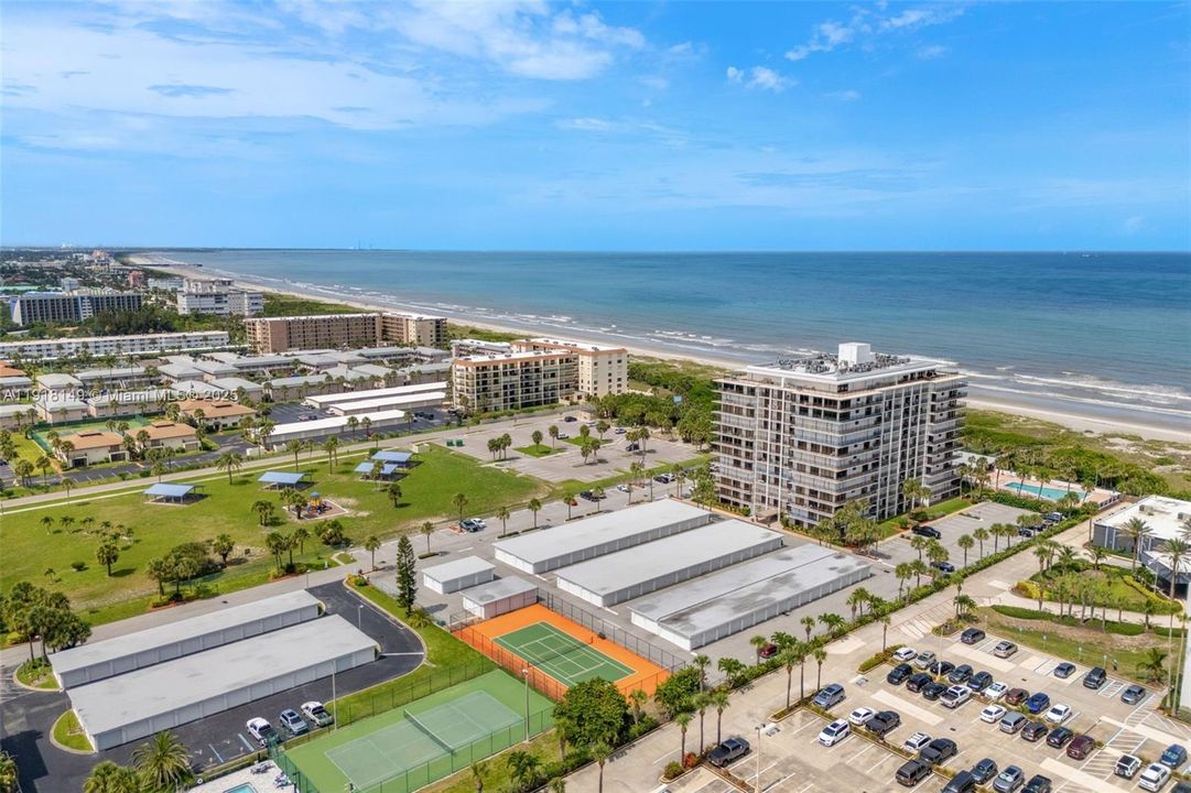 待售: $575,000 (2 贝兹, 2 浴室, 1400 平方英尺)