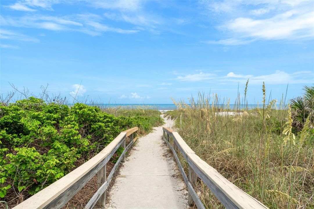 待售: $575,000 (2 贝兹, 2 浴室, 1400 平方英尺)