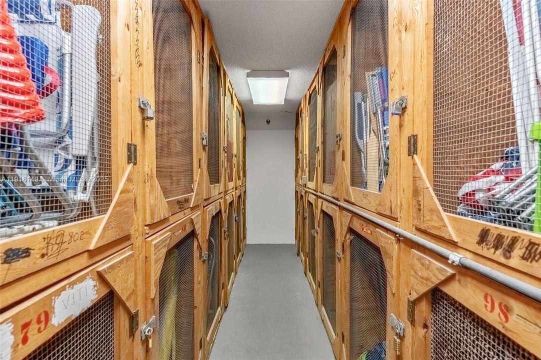 待售: $575,000 (2 贝兹, 2 浴室, 1400 平方英尺)