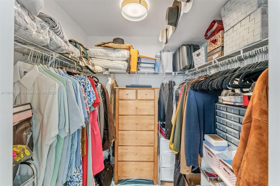 待售: $575,000 (2 贝兹, 2 浴室, 1400 平方英尺)