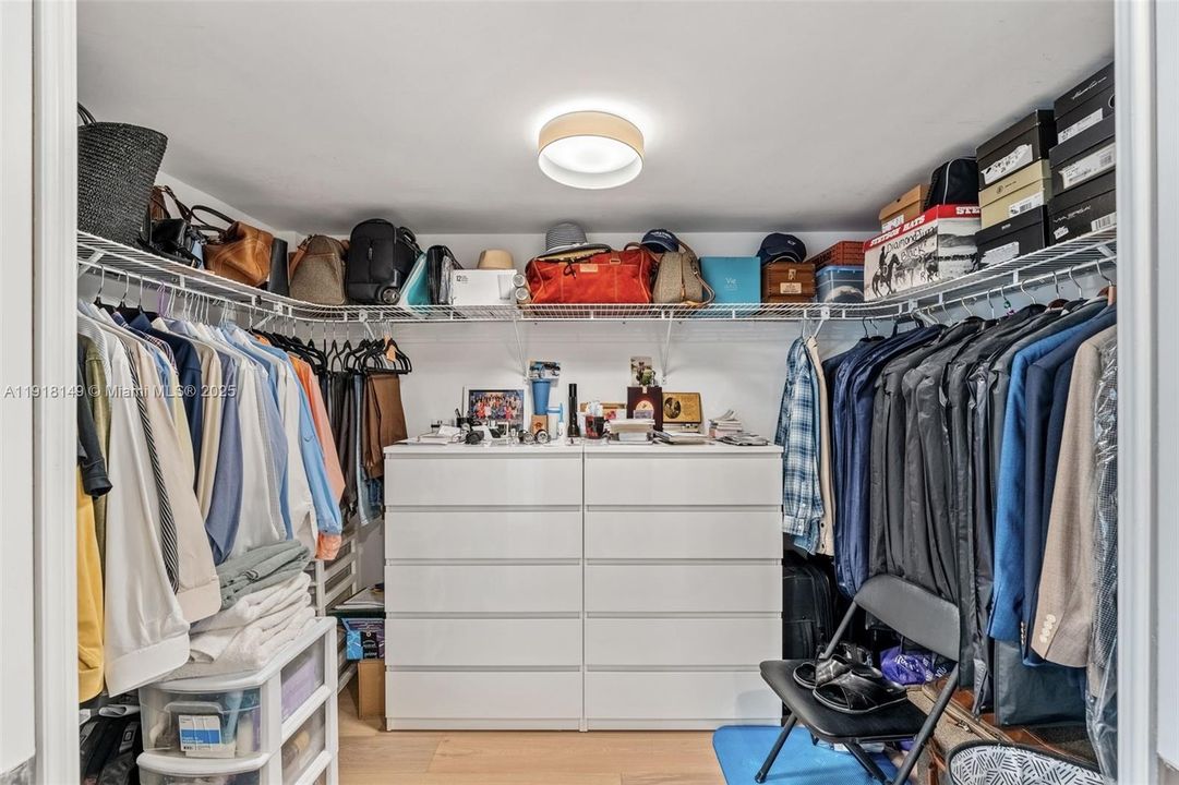 待售: $575,000 (2 贝兹, 2 浴室, 1400 平方英尺)